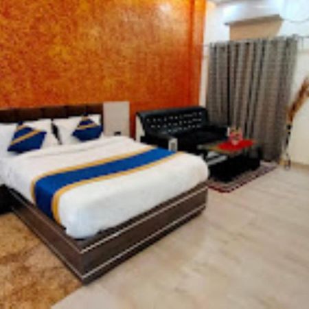 Guru Dev Palace Hotel & Lawn,Ayodhya المظهر الخارجي الصورة