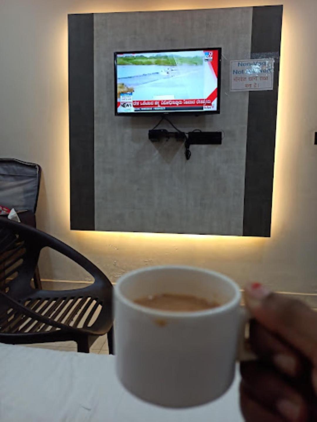 Guru Dev Palace Hotel & Lawn,Ayodhya المظهر الخارجي الصورة