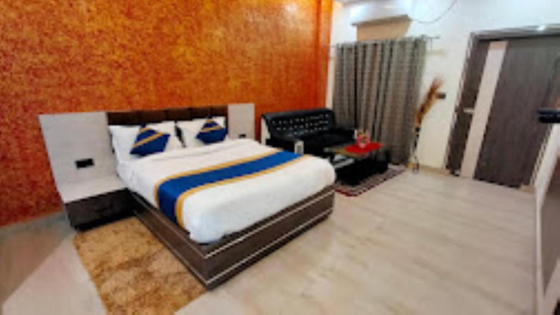 Guru Dev Palace Hotel & Lawn,Ayodhya المظهر الخارجي الصورة
